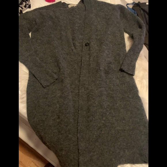 Aritzia cardigan - Picture 1 of 2